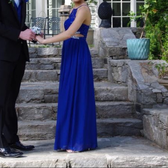 Prom dress, worn once - Picture 1 of 4